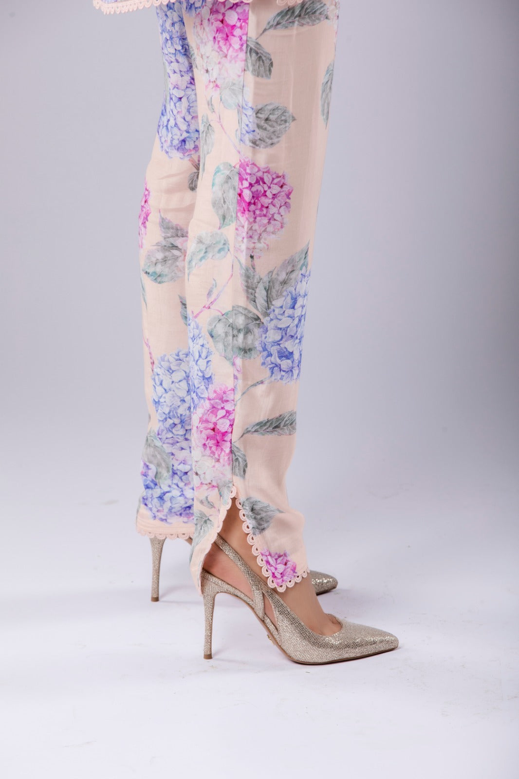 Floral Print Straight-fit Pants